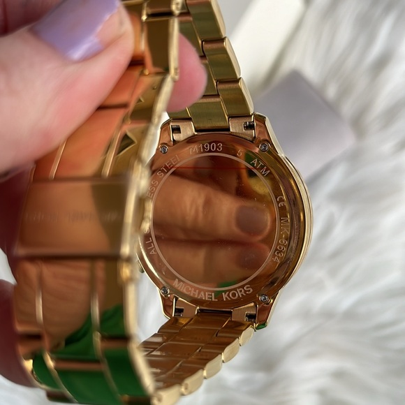 NEW Authentic Michael Kors Gold & Crystal Watch - Picture 10 of 15